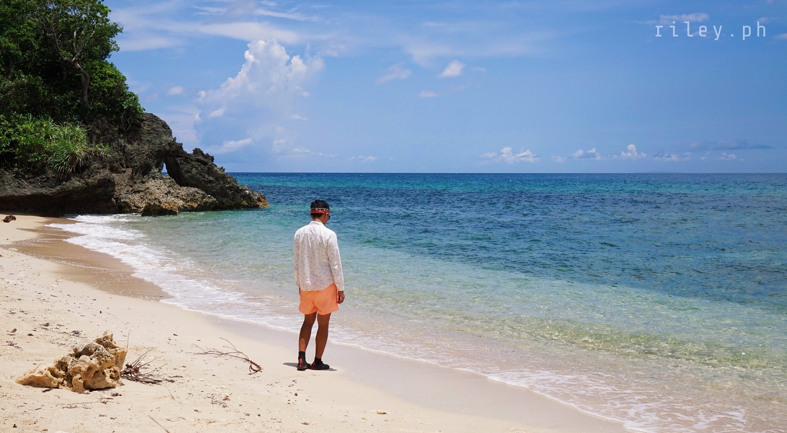 Maglahob Beach, Lanas, Carabao Island, Romblon, Philippines